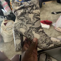 $8o Brand New Bebe Heels For Sale Size 7