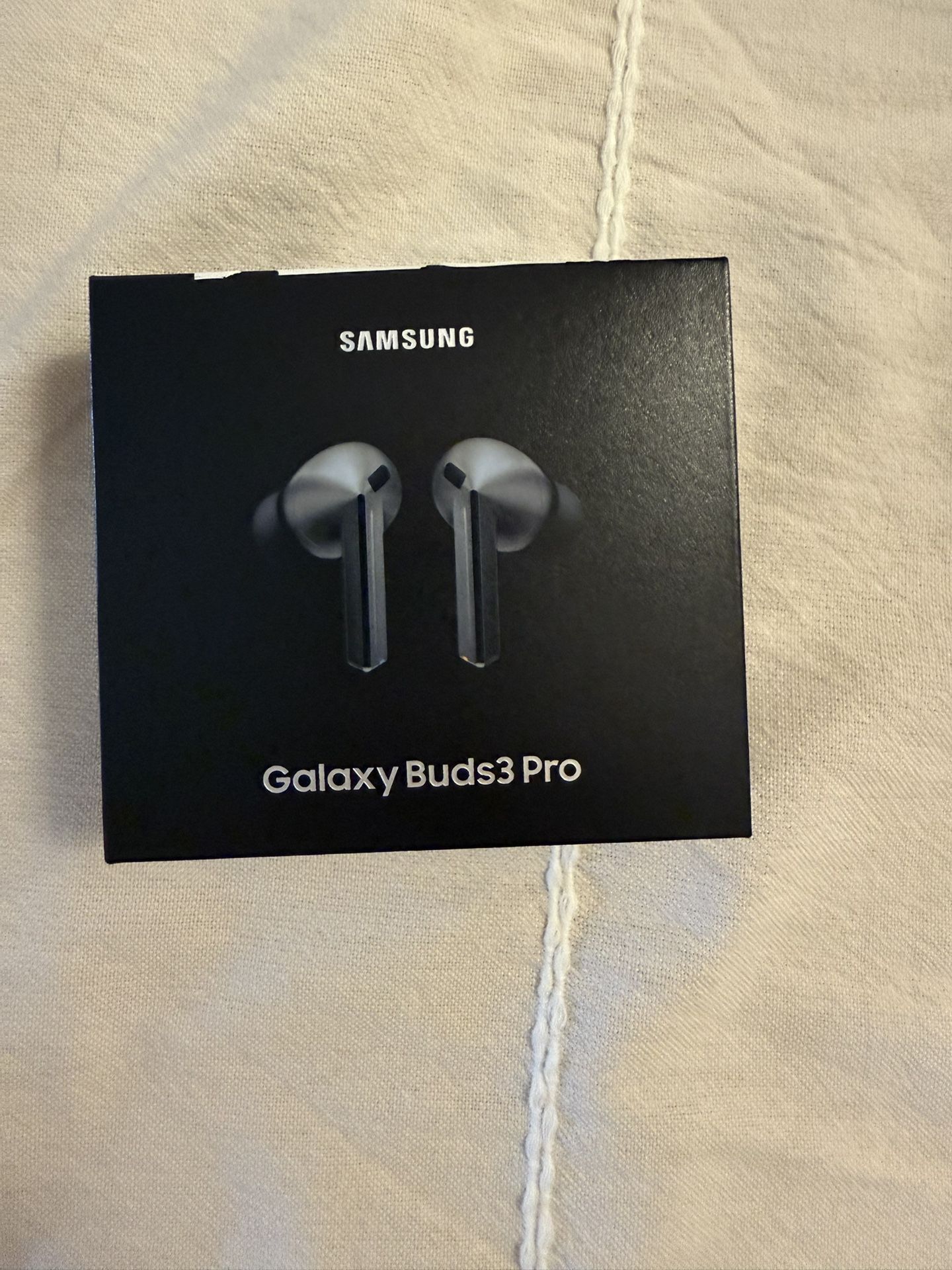 Brand New Samsung Galaxy Buds3 Pro - Silver - American Version