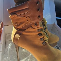 Size 11 Women's Boots 