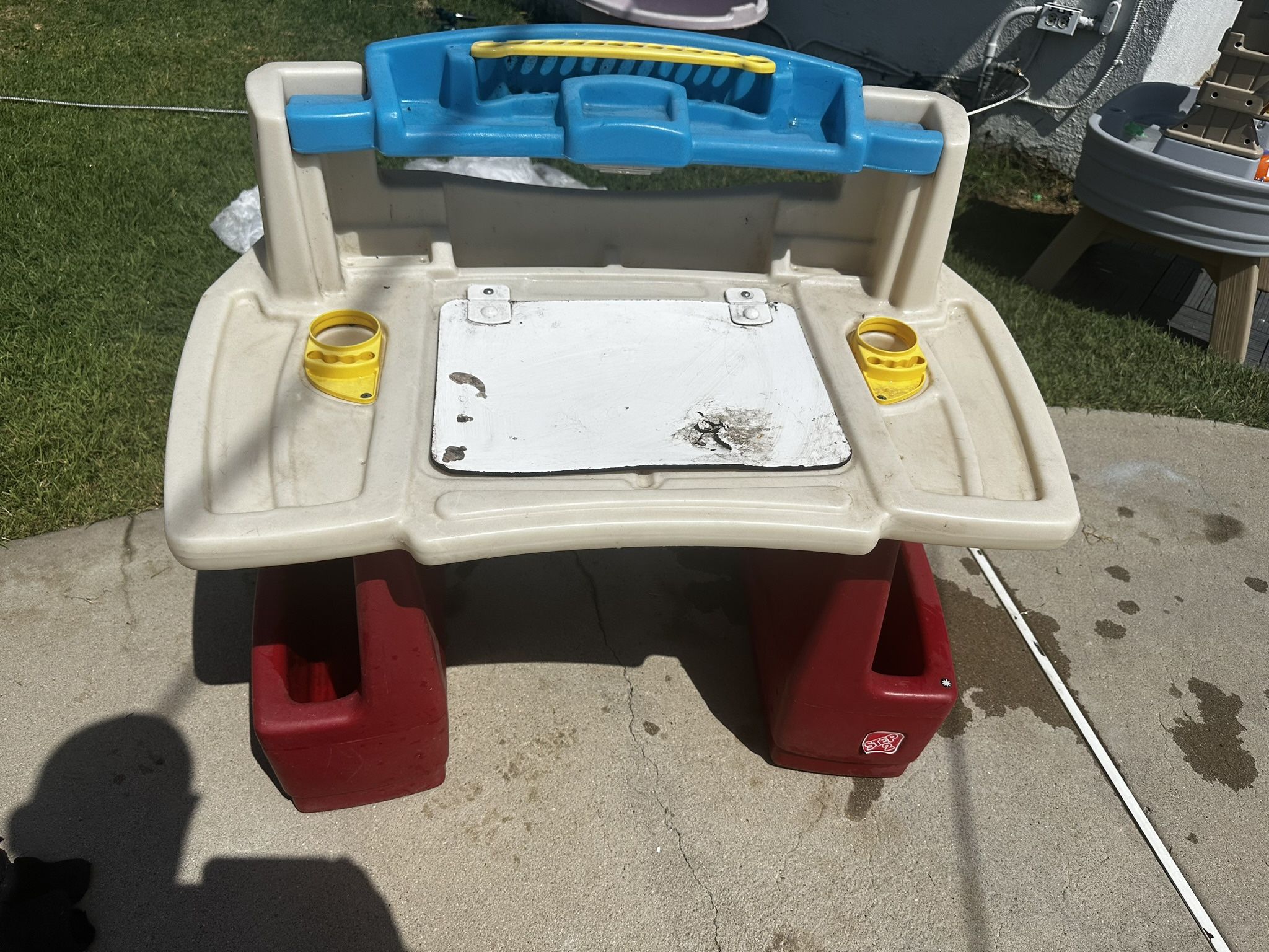 Kids desk