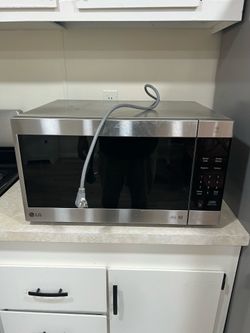 LG Stainless Steel Countertop Microwave  D