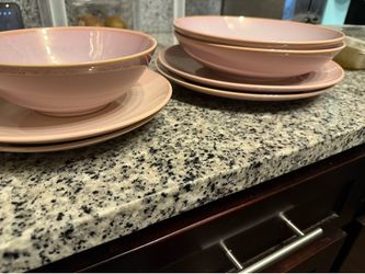 IKEA Pink Dinnerware Set – 8 Pieces – Like New