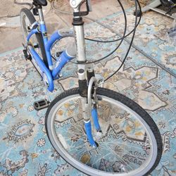 MOUNTAIN BIKE  NEXT ALUMINUM  SHIMANO 7SPEED VERY GOOD TIRE AND NEW TUPES WORK PERFECT EVERYTHING IS GOOD CONDITION 
