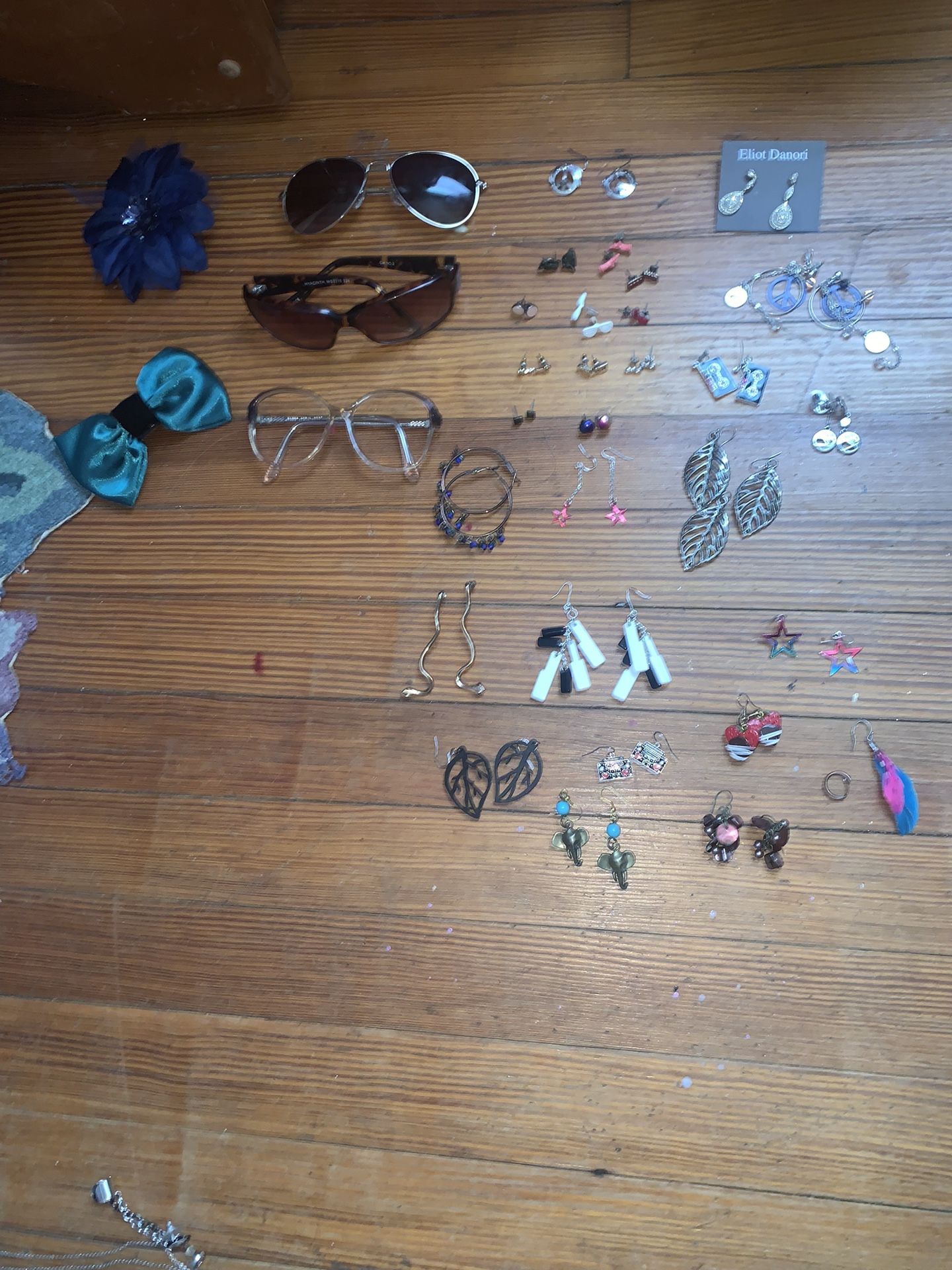 MISCELLANEOUS EARRINGS/HAIR ACCESSORIES/GLASSES