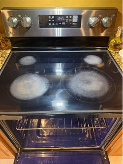 Electric LG stove with range oven