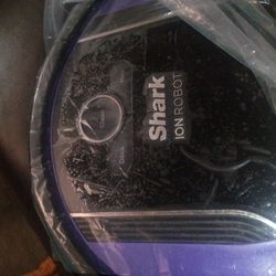 Shark ION ROBOT &HANDLED BLACK&PURPLE