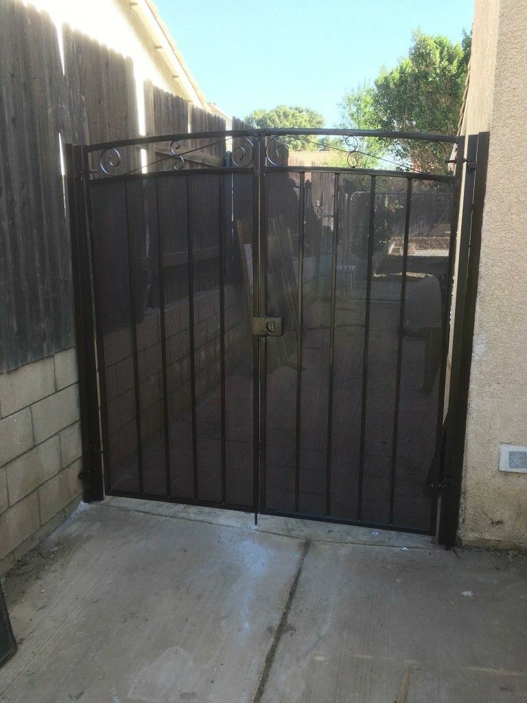 Custom metal gates