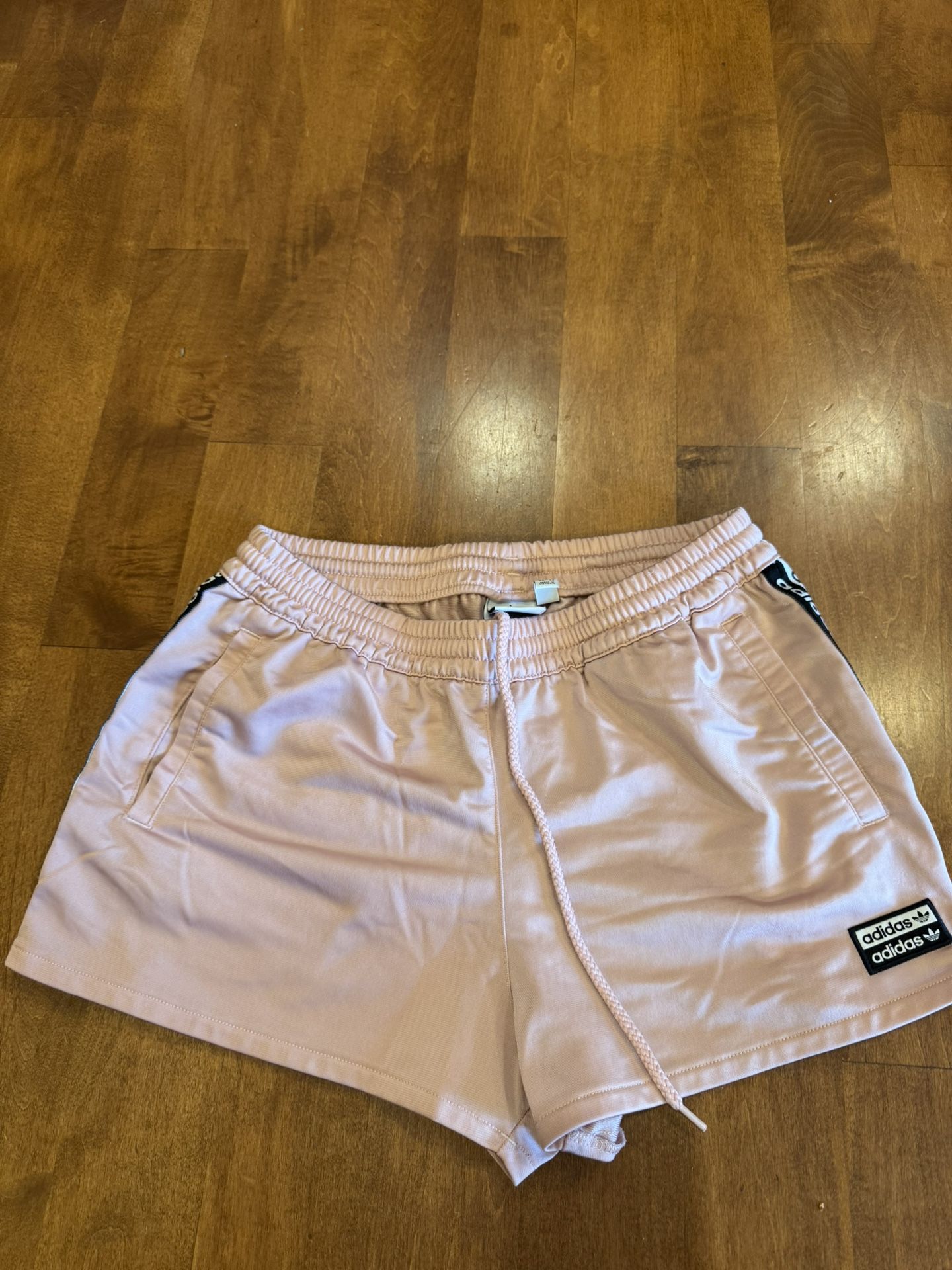 Woman’s Adidas Shorts Size Medium Shipping Available