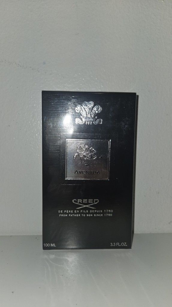 Creed Aventus Eau De Parfum For Men 3.3 Oz