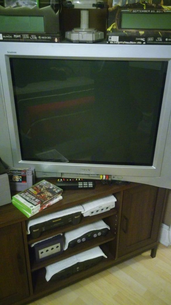 32" Sony Trinitron CRT TV WOW/ TruSurround