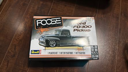 Revell FOOSE Ford FD-100 1:25 Scale Model Truck