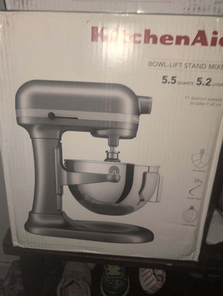 kitchenAid 5.5 Quart Bowl Lift Stand Mixer In Silver Brand New