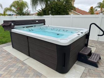 12 person Jacuzzi Tub