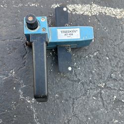 Tridon AT-109 Laminate Slitter
