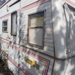 1983 Travel lodge Trailer 