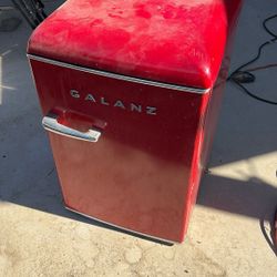 Galanz Mini Fridge