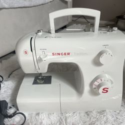 Singer Tradition Sewing Machine 