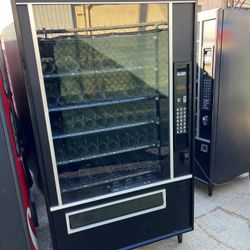 USI #3159 5 Wide Snack Machine Credit Card Capable