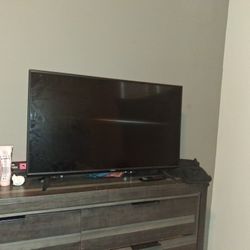 (2) 43' Tvs 
