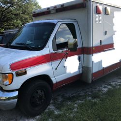 FORD E350 AMBULANCE TYPE III DIESEL