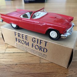 AMT 1957 Ford Thunderbird Dealer Promo Model Car 1/25