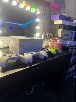 2  Xbox series S Bundle 1TB
