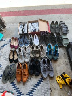 Men’s & women’s shoes, Sizes Vary send me a message OBOBOOOOOO