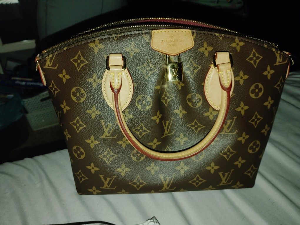 Luis Vuitton  Bowtie M Tote