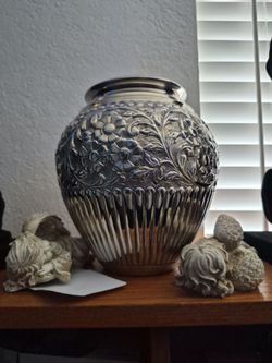 Urn Silver flower design