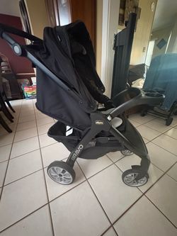 Baby stroller by Chicco Moving Sale