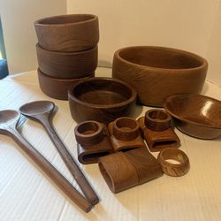 Solid Teak Salad Bowl Set With 1 Bowl, 4 Salad Bowls & Pair Salad Servers