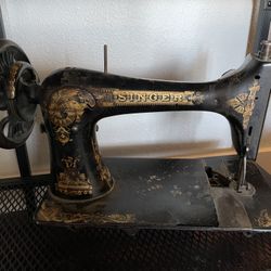 Vintage Singer Sewing Machine 1900s