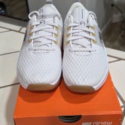 W Nike Renew In-Season - Size 6 NEW!!!