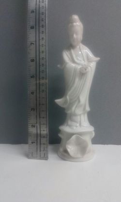 Figurines