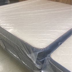 👑 NEW KING SIZE MATTRESS W.BOXSPRING INCLUDED 👑