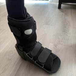 Low Walking Boot