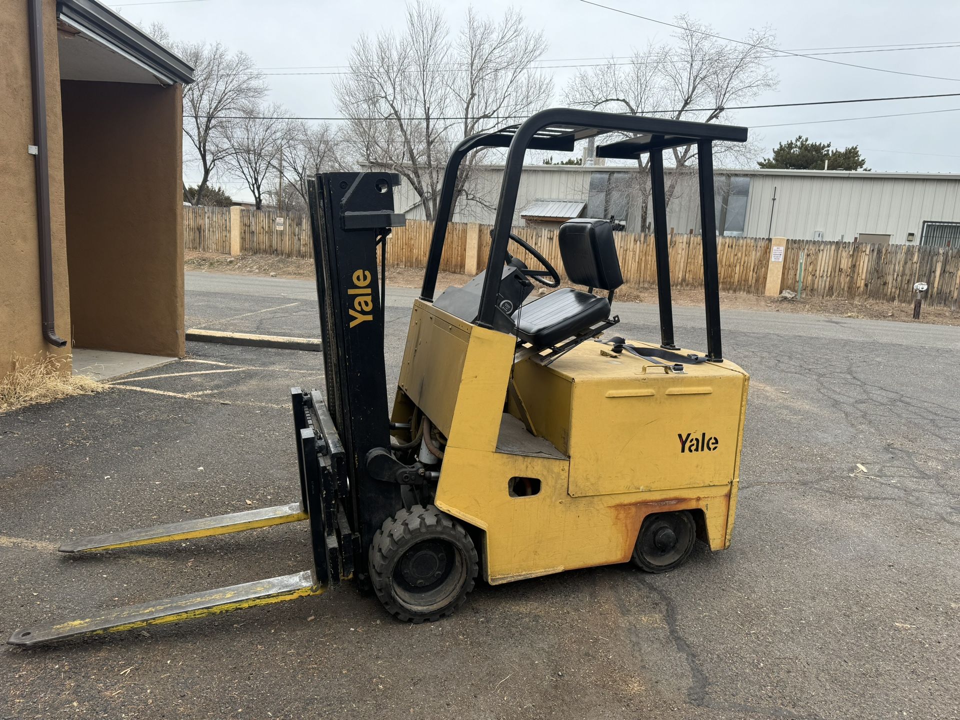 YALE Electric Forklift