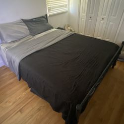 Queen Size Bed With Frame 