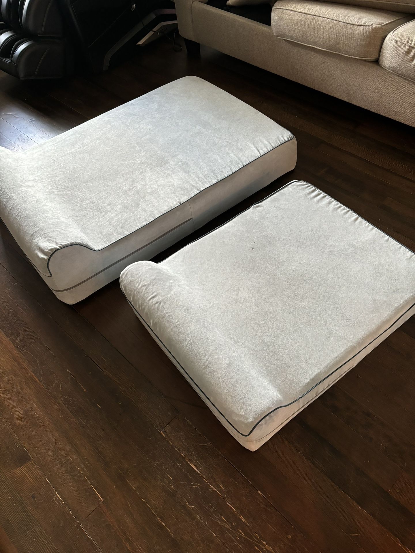 Three Dog Beds - See Details