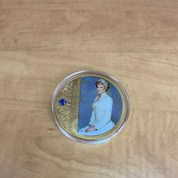 gold-plated Princess Diana commemorative medal featuring a colorized image of the Princess