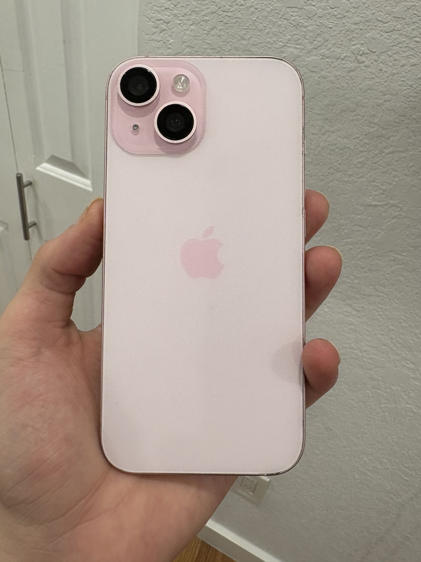 Iphone 15 Pink