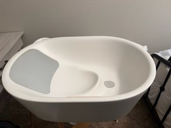 LALO Baby Bath Tub with Infant Support