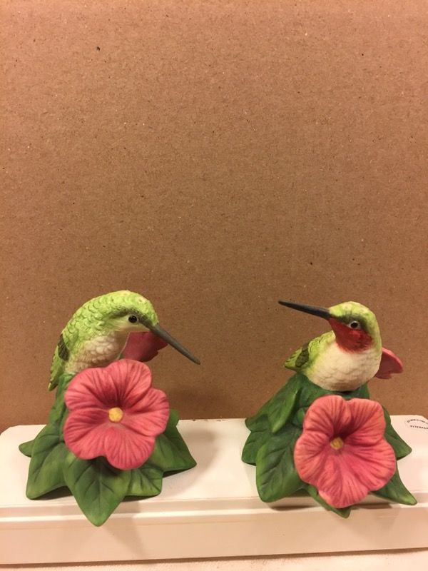 LENOX HUMMINGBIRD SALT & PEPPER SHAKERS