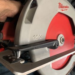 Milwaukee Saw 10 1’4  Para Postes Grandes Heavy Duty 