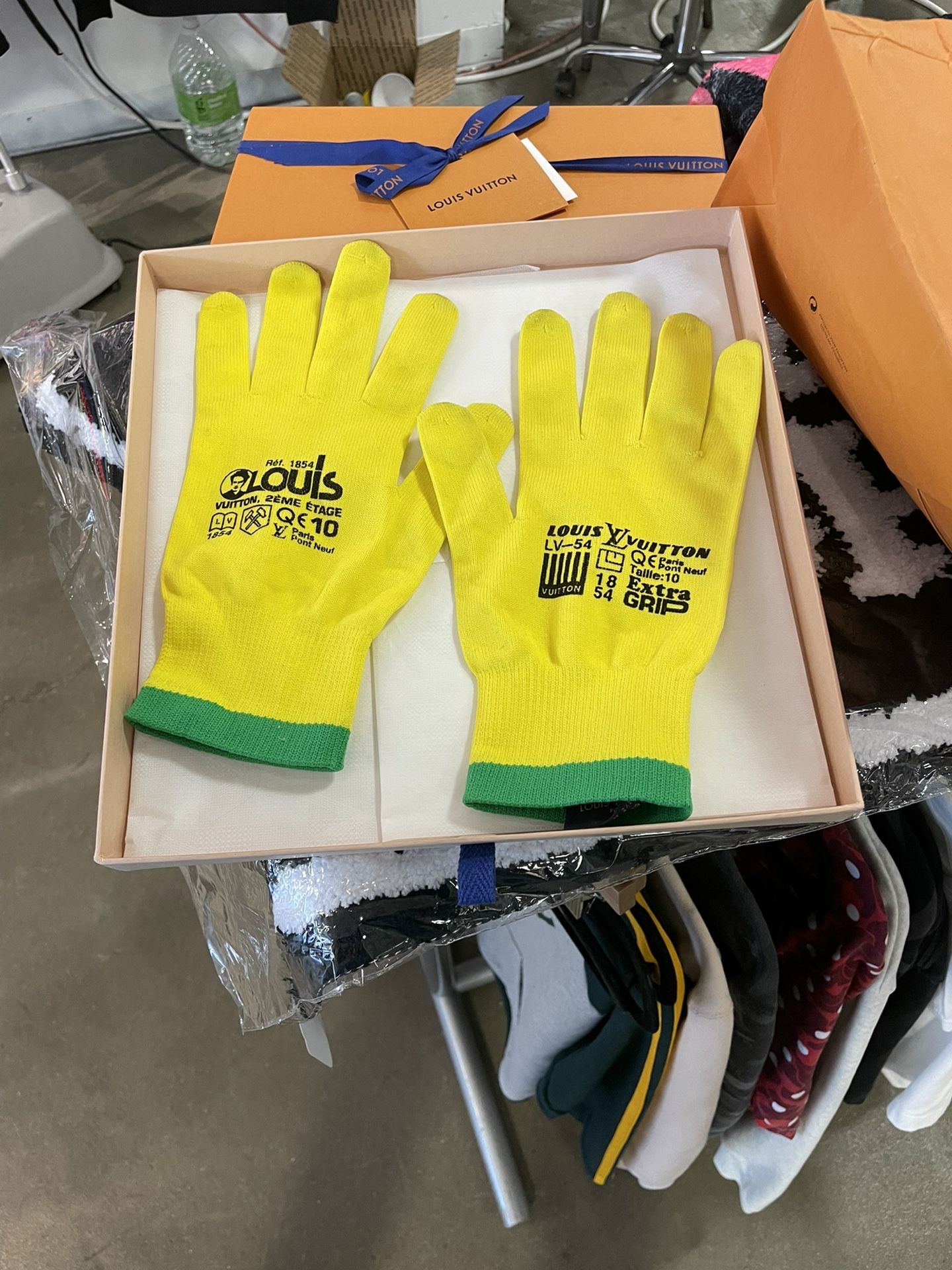 Virgil Abloh Louis Vuitton Gloves for Sale in Denver, CO - OfferUp