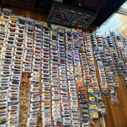 hot wheels  over 600
