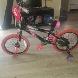 18 Inch Kent Bike With Training Wheels 