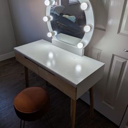 Vanity Table And Chair