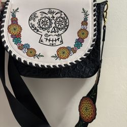 Coco Lounge Fly Purse