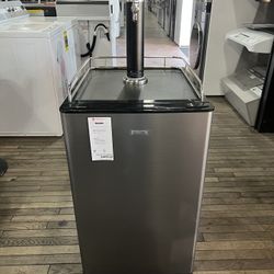 Danby Single Kegerator with CO2 Cylinder - Castros